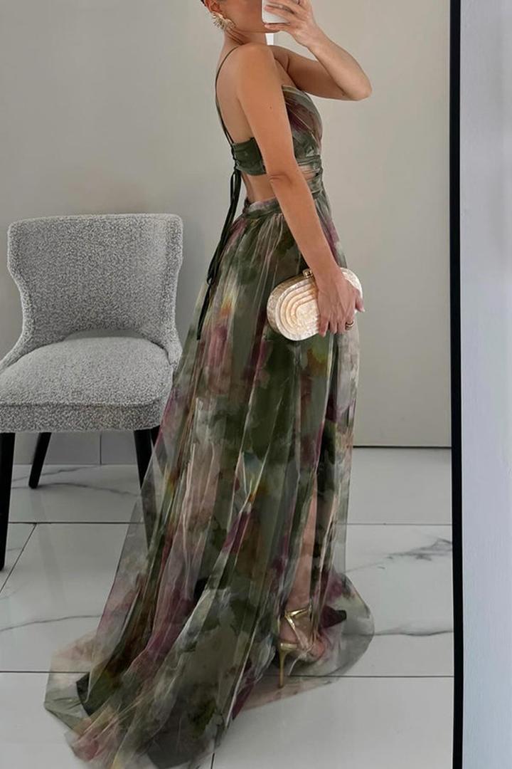 Pleated floral maxi dress with spaghetti straps and V-neckline