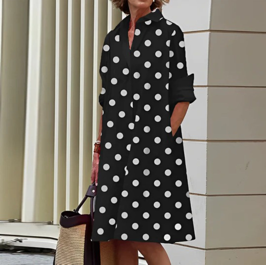 Loose shirt dress with collar and long sleeves