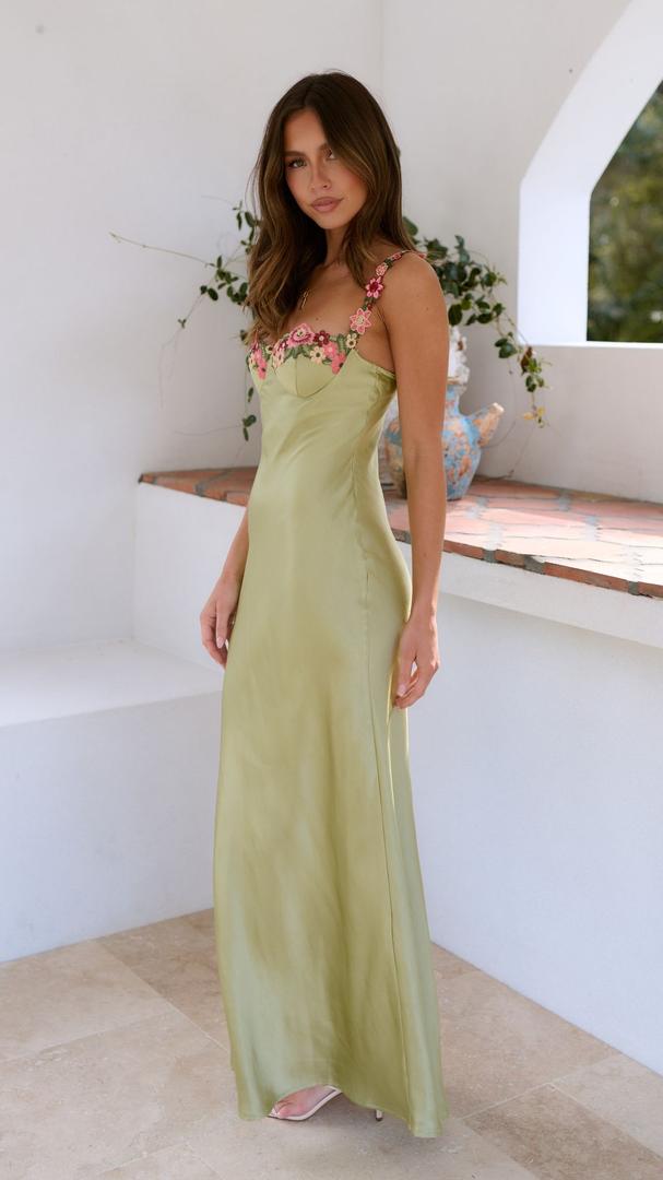 Sleeveless floral maxi dress with embroidery