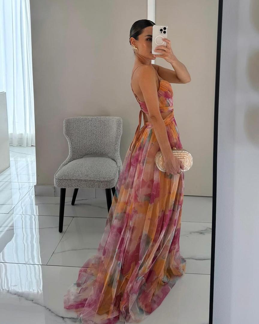Pleated floral maxi dress with spaghetti straps and V-neckline