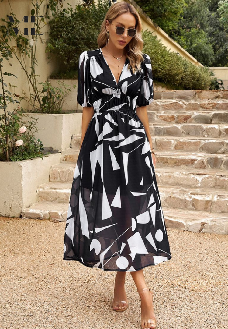 Floral midi dress with V-neckline and puff sleeves